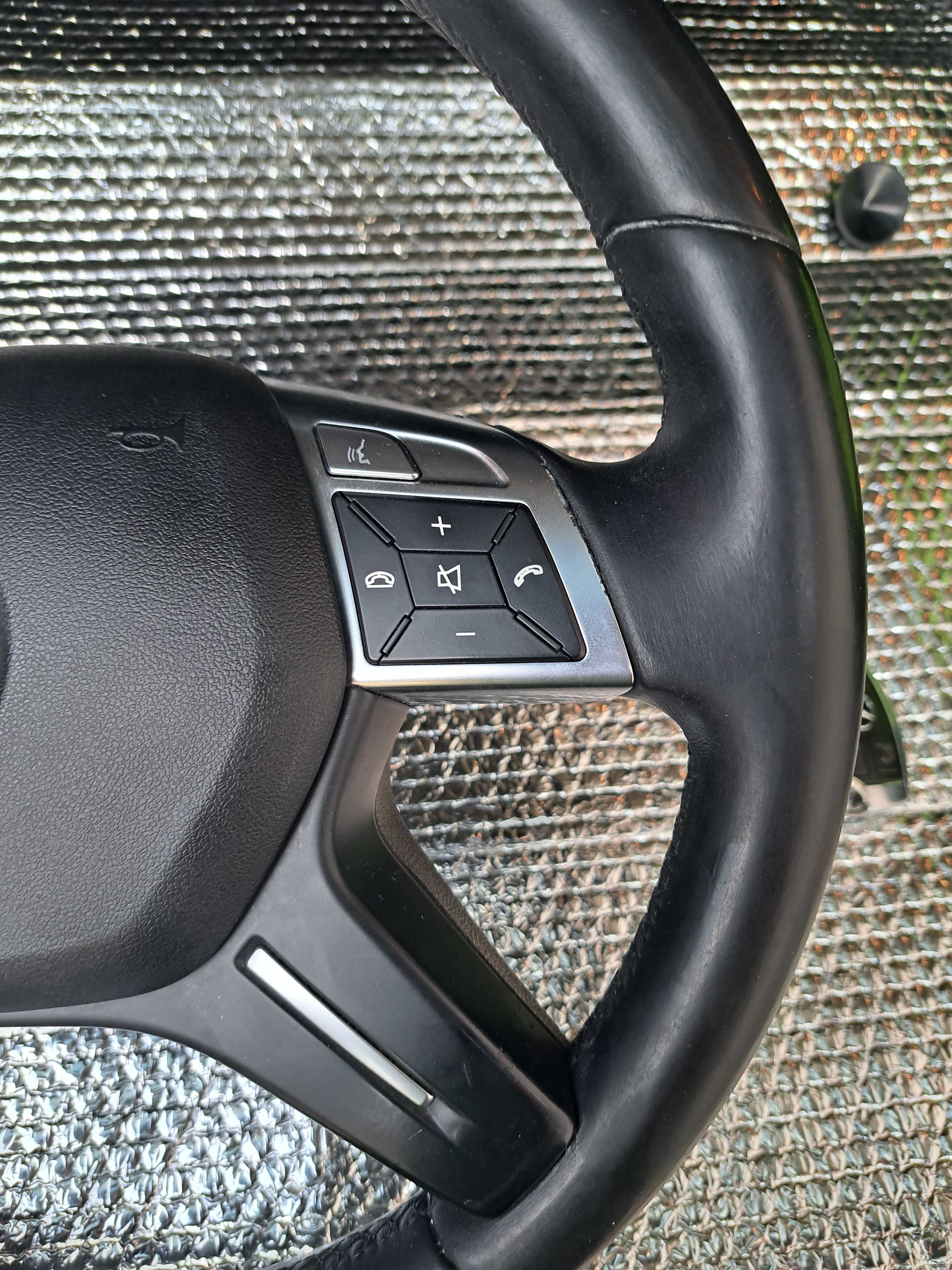 Волан мерцедес W204, W212 комплект