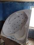 Cada jacuzzi cu hidromasaj