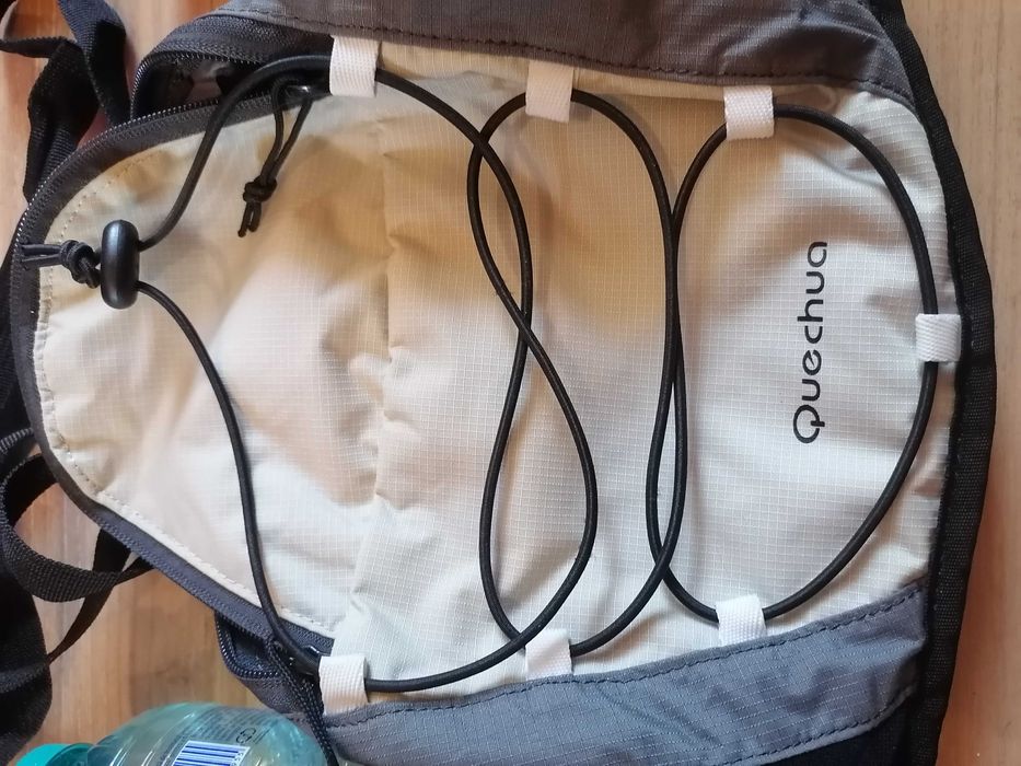 borseta trekking quechua, multiple buzunare