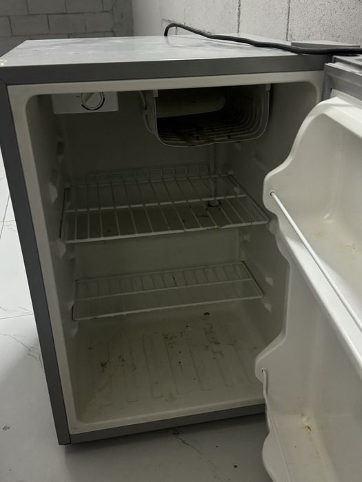 Холодильник продаеться