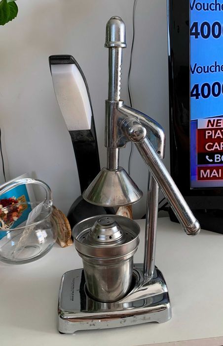 Storcător manual Fackelmann din inox presă citrice tip bar profesional