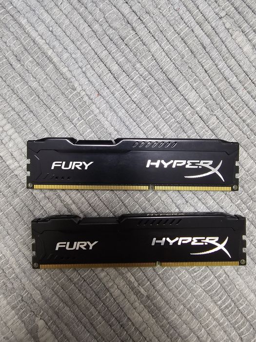 Memorie RAM DDR3 4GB HyperX (Kingston)