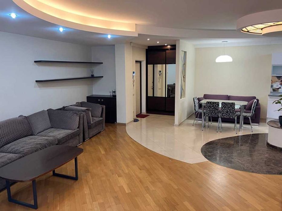 Дава се под наем Двустаен апартамент в София, Борово - 74 кв.м за 375 € - Снимка #1