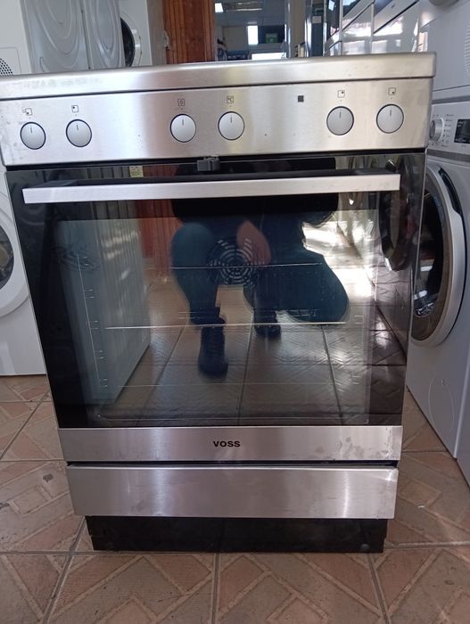 Иноксова свободно стояща печка скерамичен плот VOSS  2 години гаранция