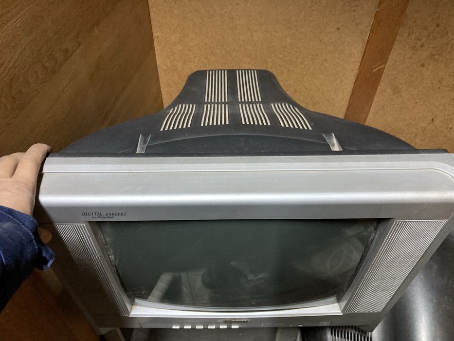 Продам телевизор