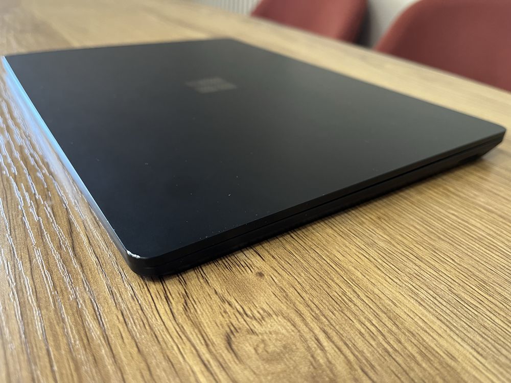 Microsoft Surface Laptop 3 i7-16gb 256 SSD сенсорный 13 дюймов