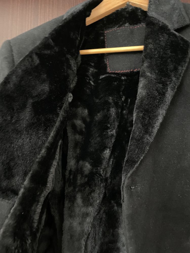 Черное мужское пальто 52
