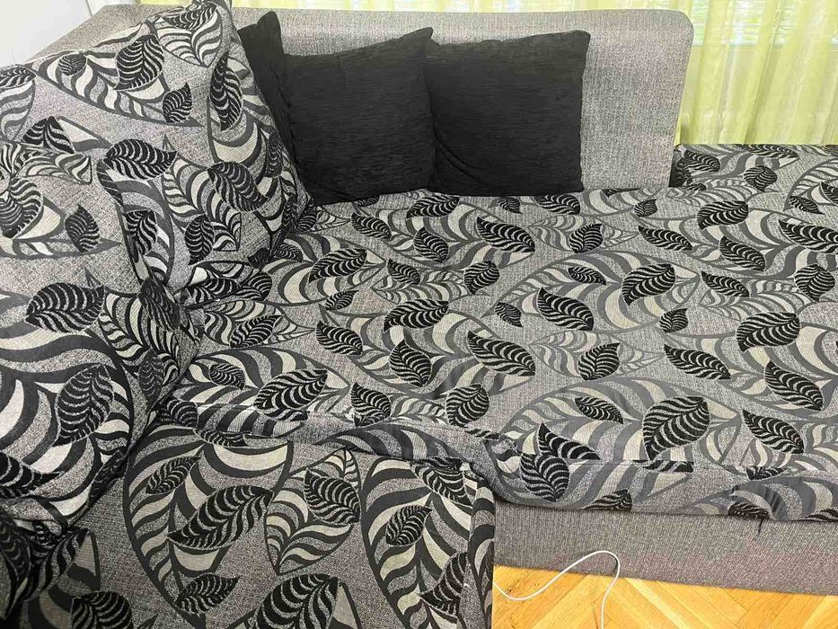 ПОДАРЯВАМ ъглов диван.