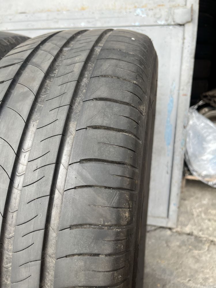 2 бр. летни гуми 215/60/16 Michelin 4,5 mm DOT 3417