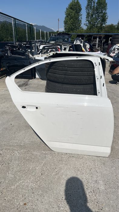 5 броя задна дясна  врата Skoda Octavia 3