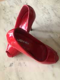 Обувки червени лак