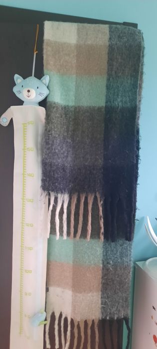 Шал черно,мента и бежаво