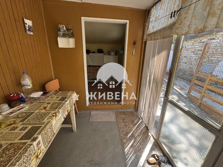 Къща с парцел 706 кв.м, м-т Манастирски рид