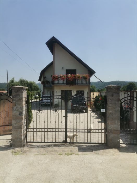 Casă de vânzare în sat Lupesti