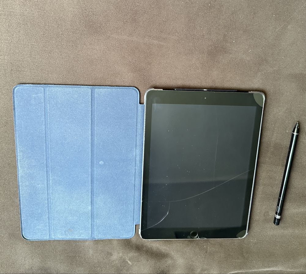 Ipad 9’7”(2018) 32 GB+ Cellular