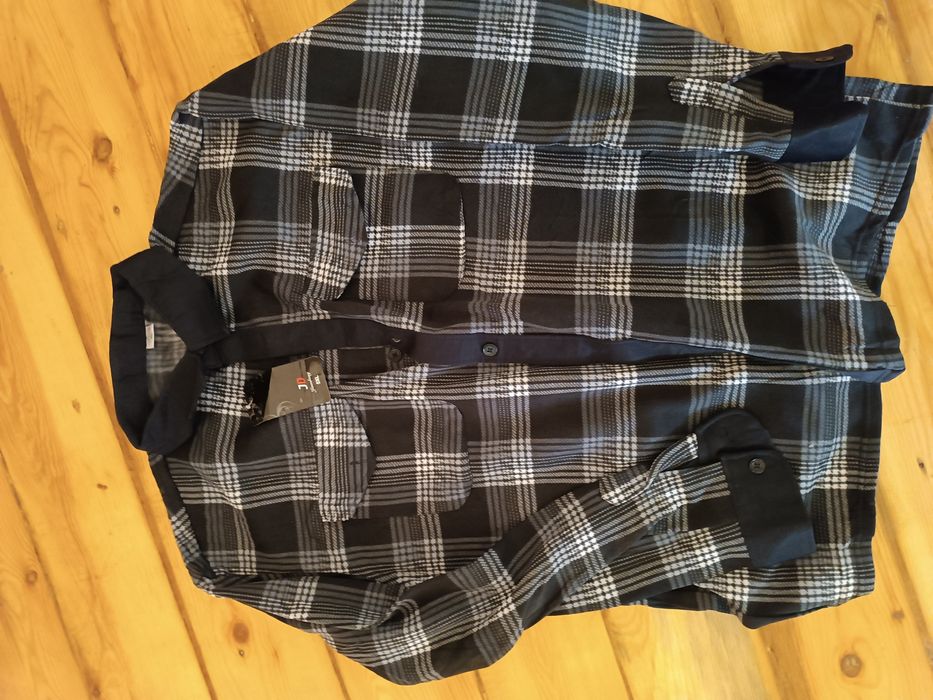 Продаю мужскую рубашку,новую, утепленную ,на флисе, большой размер