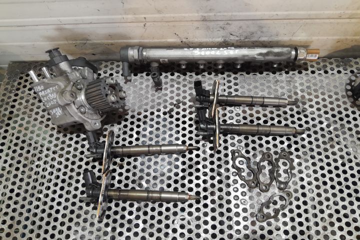 Kit injectie (pompa, rampa, injectoare) 03L130277 / 0445010507 / 03L1