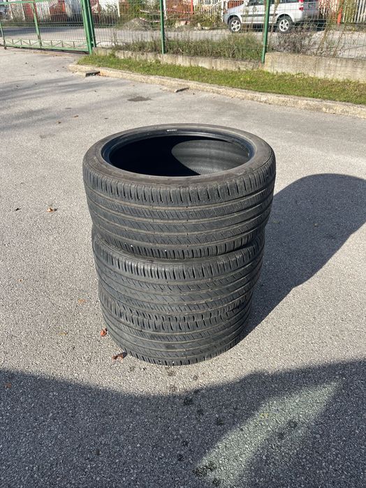 Гуми Barum Bravuris 255/40 R19