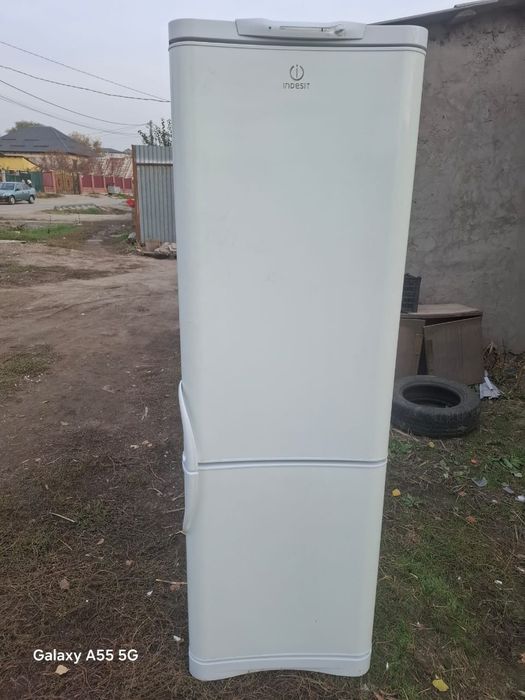 Продам холодильник
