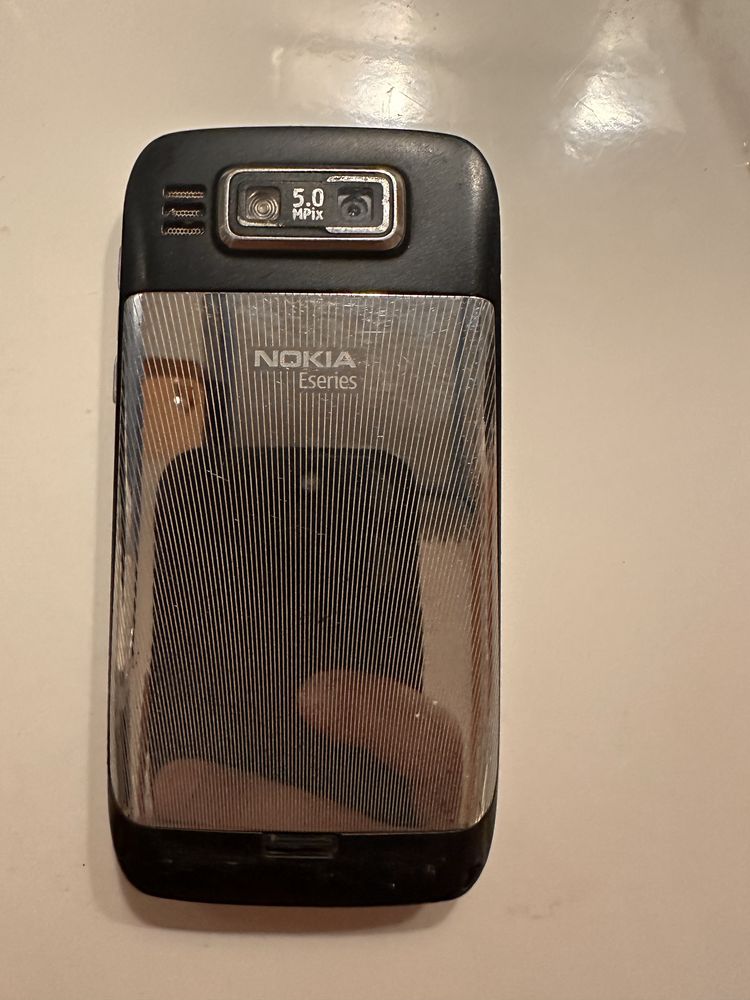 Nokia E72 с копчета