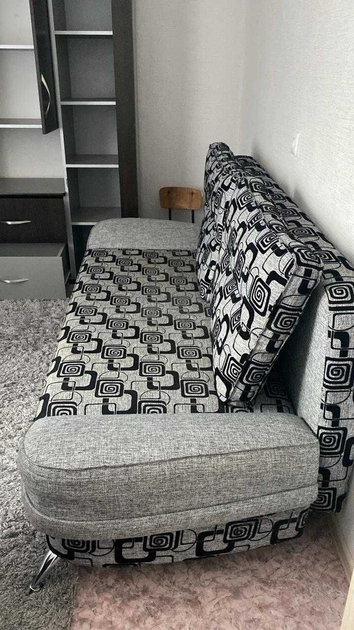 Диван для комнаты