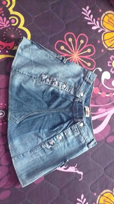 Дамска поли размер л-хл-всяка на цена 20лв.