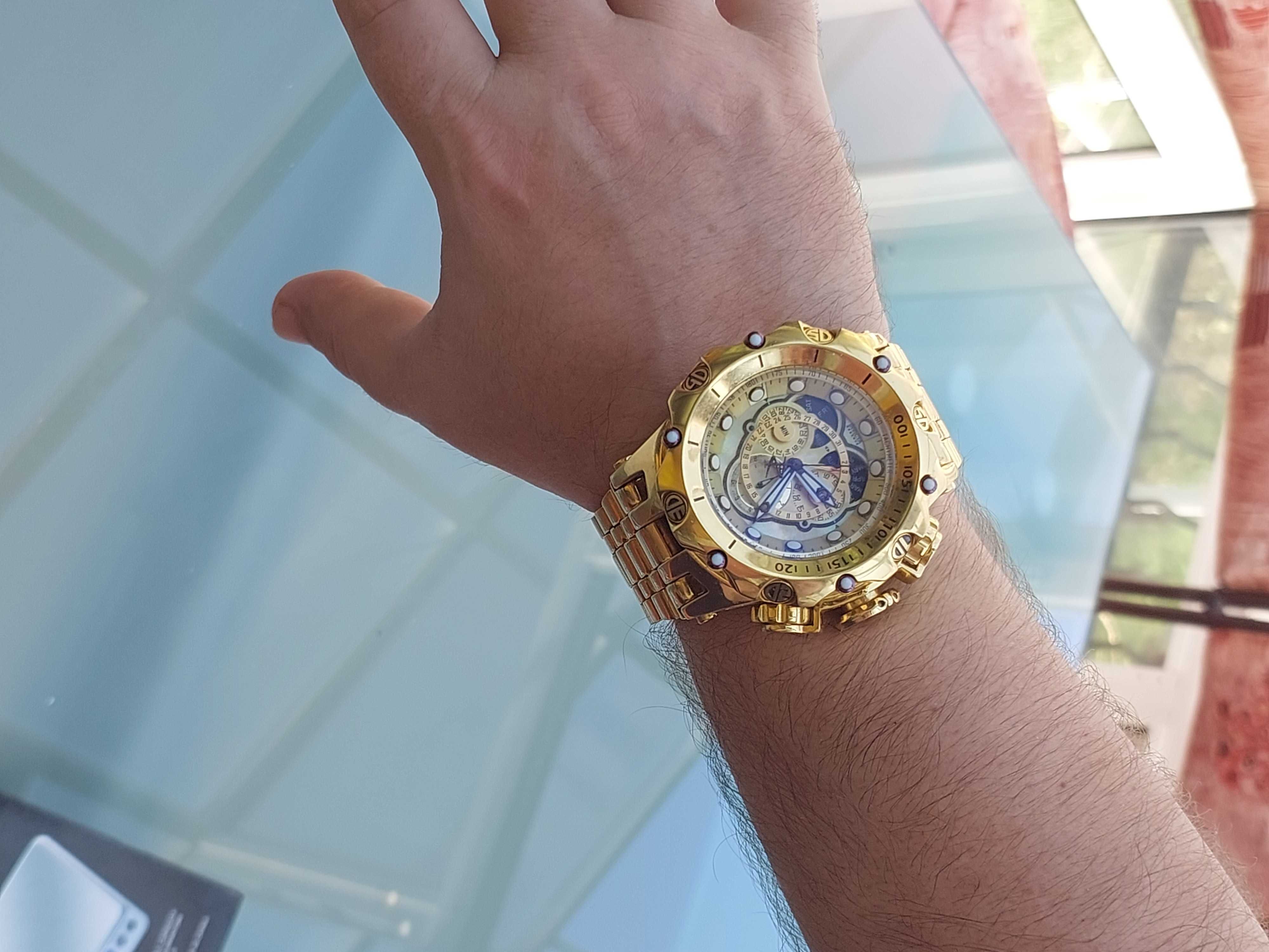 Часовник INVICTA Оригинал! Уникат 18к Нов !!