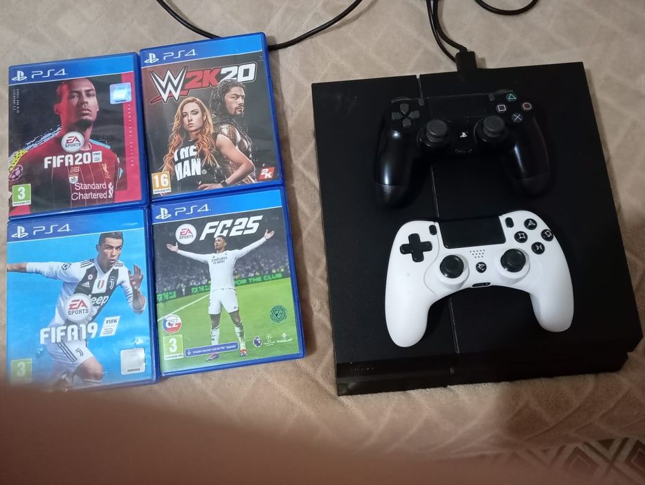 Vând ps4 stare excepțională,perfect pt băieți ce vor sa joace FIfa