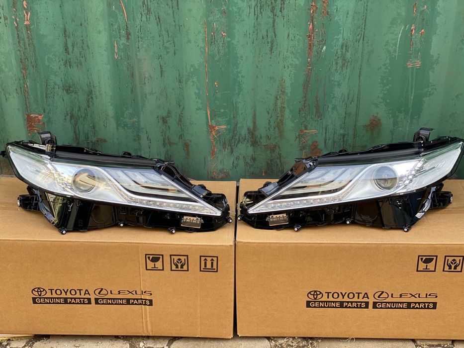 Фара комплект Toyota Camry 70