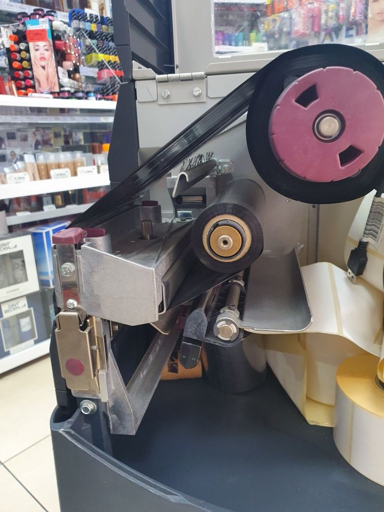 Индустриален термотрансферен етикетен принтер Zebra Zm600
Може да печа