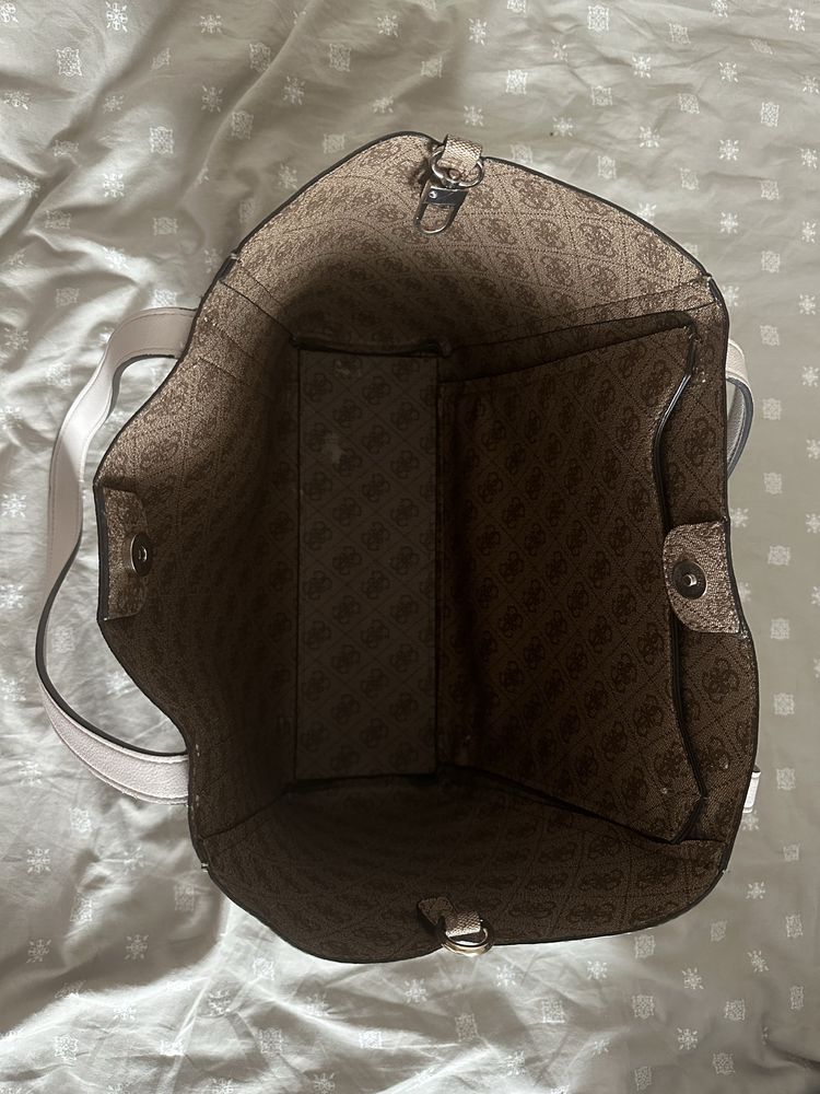 Чанта GUESS използвана