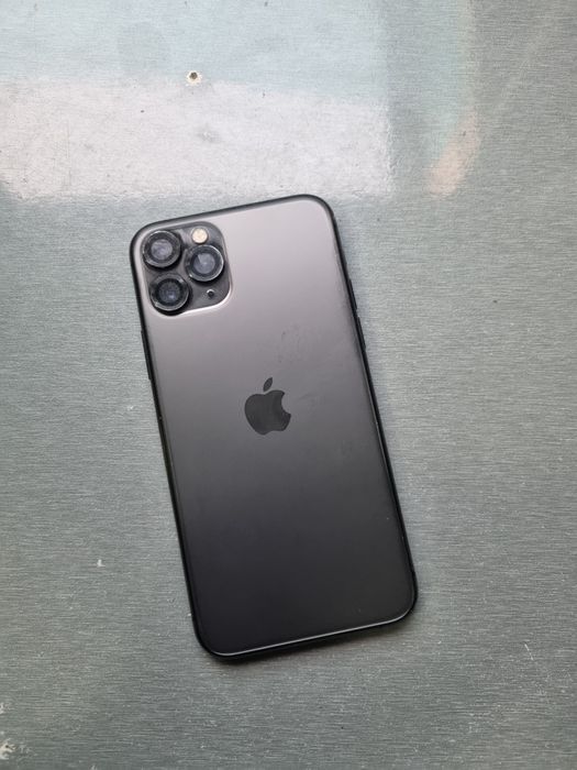 iPhone 11 Pro (Balck) Imei Otgan. iCloud Tozza Yonmebdi. Sotiladi