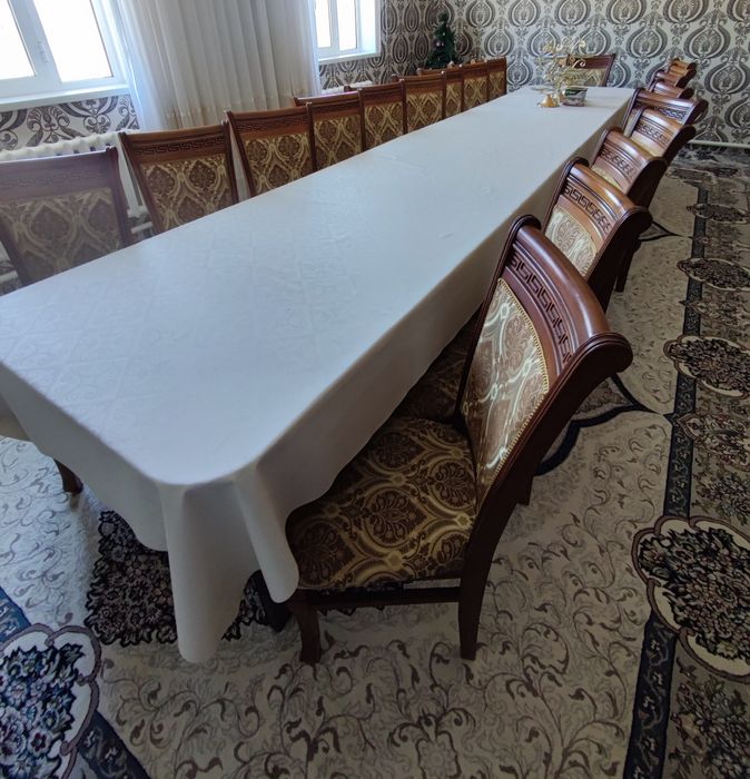 ПРОДАЁТСЯ стол и стулья 18шт.