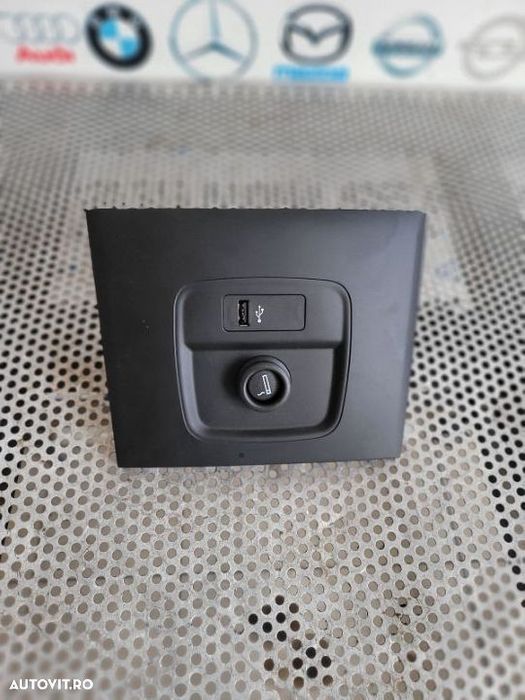Modul Priza Auxiliar Mini Countryman F60 Dezmembrez Mini Countryman F60 S John Cooper Works 2017+
