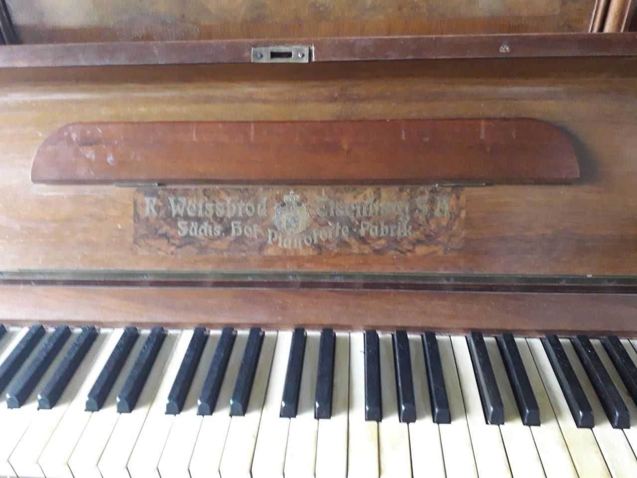 Антикварное пианино
