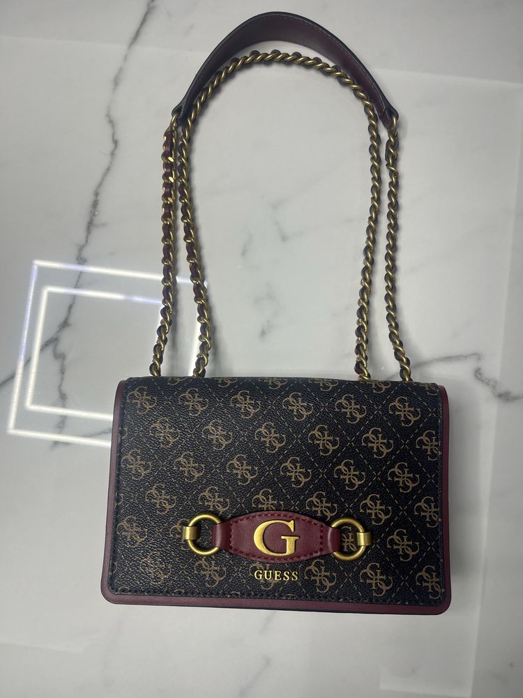 Оригинална чанта на Guess