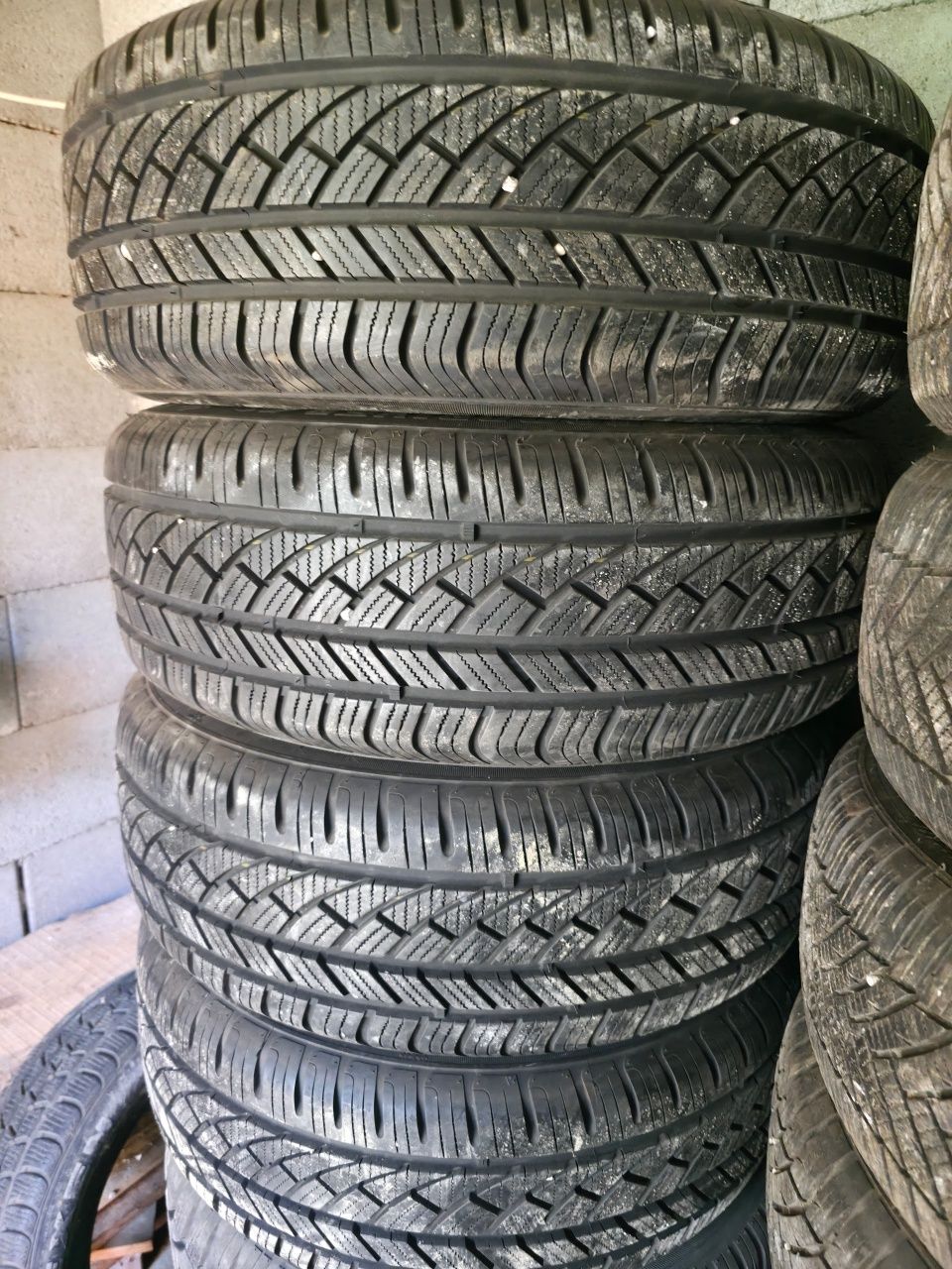 Set 4 Anvelope 195-60-15 M+S ca NOI și Jante Aliaj 4x108 R15 Impecabil