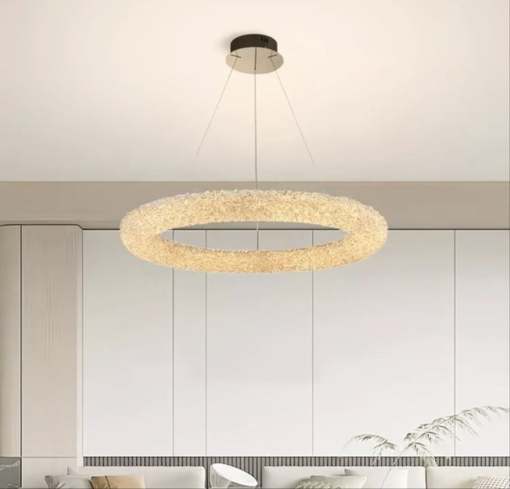 Продам люстру подвесную потолочную