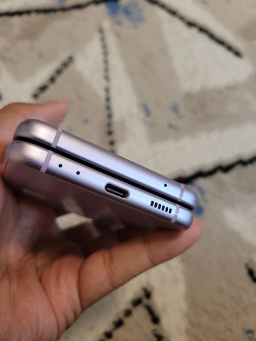 Samsung flip 3  5G 256/8