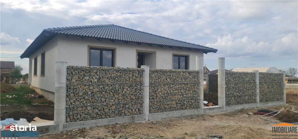 Casa noua Parter, 10 min. de Podgoria, loc. Zimand Cuz