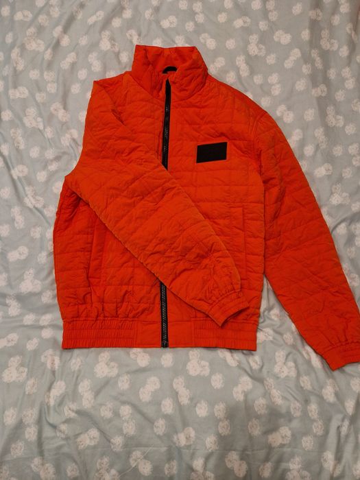 GEACĂ CALVIN KLEIN JEANS
Jacheta matlasata cu buzunare laterale