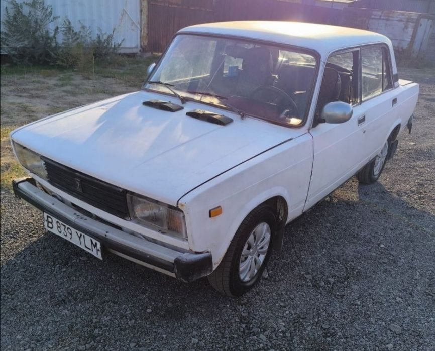 Жигули пятёрочка на активном ходу Ваз2105