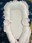 Cuib baby nest bebelusi, culoare roz cu pernuta