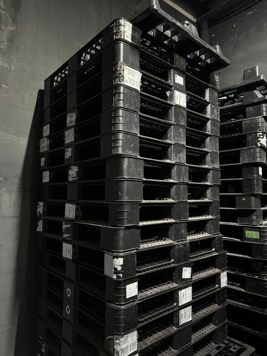 Продам пластиковые