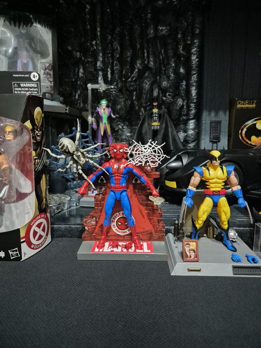 Figurine marvel legend batman diorama etc..