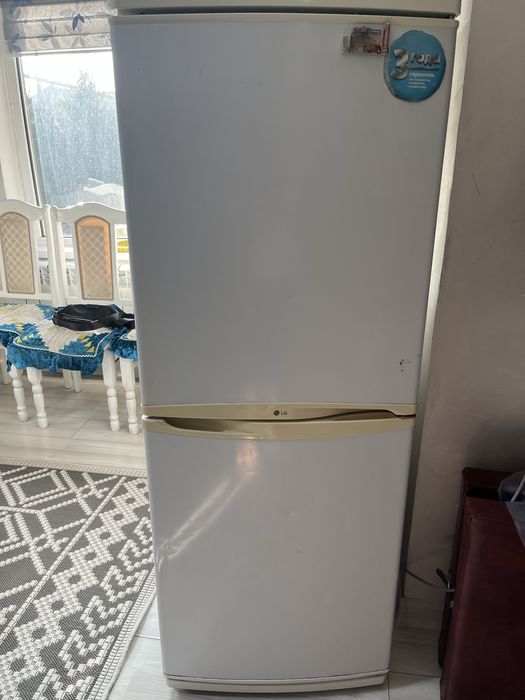 Продам холодильник б/у LG