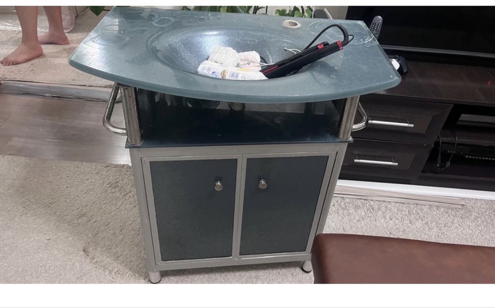 Тумба  со стеклянной раковиной для ванной комнаты,