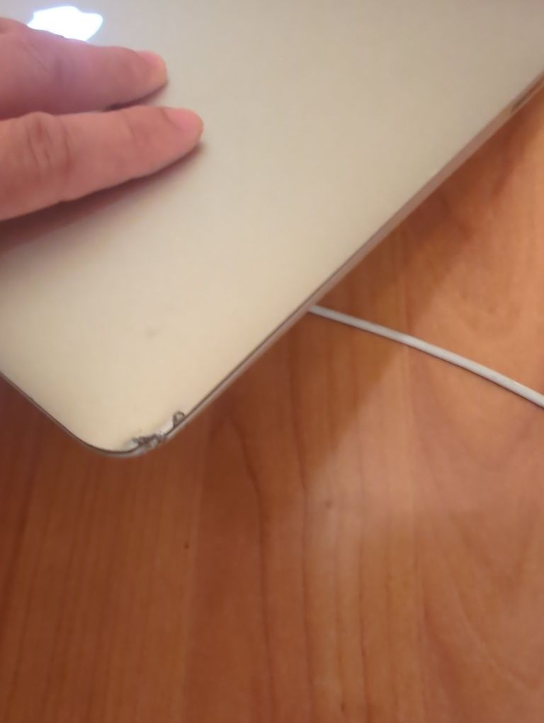 Macbook Air model 2010-2011 display spart