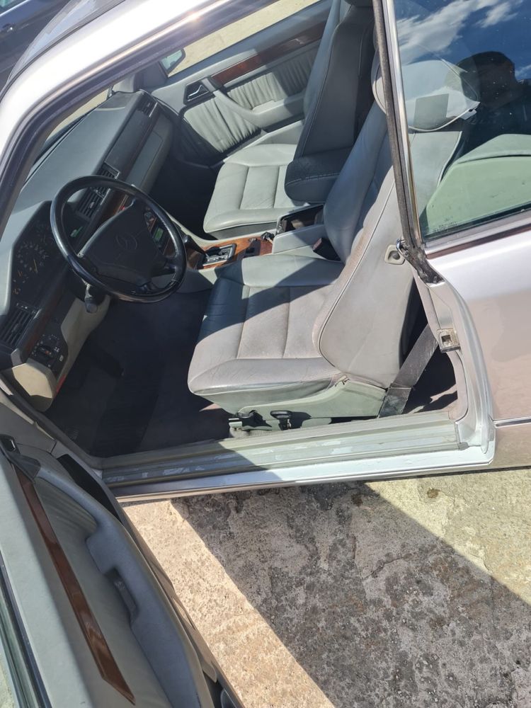 Mercedes w124 coupe Clasic, fabricatie 93 schimb cu logan 2020