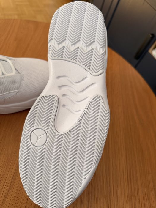 Nike Jordan Max Aura 2, Бели, Размер 42.5